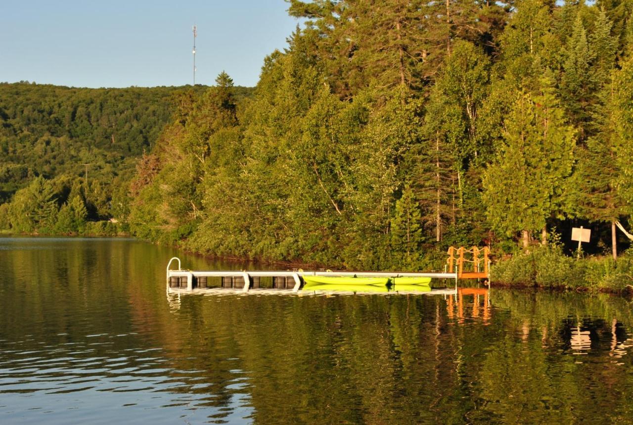 Motel Ours Bleu Lac-Saguay Exterior foto